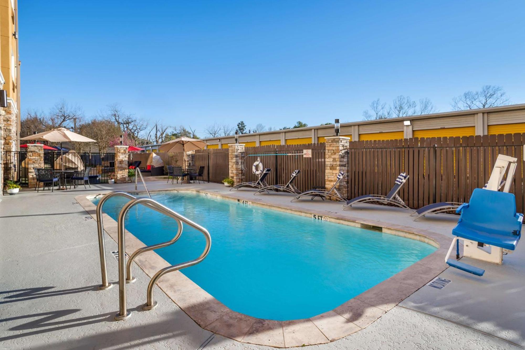 Best Western Plus Lake Jackson Inn & Suites Εξωτερικό φωτογραφία
